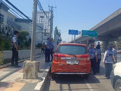 Dishub Makassar Gembok 25 Mobil Parkir Liar di Pettarani-Abdesir