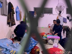 Petugas Gabungan Razia di Lapas Jambi, Napi Dites Urine