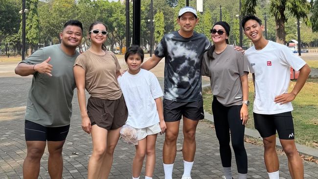 Pulang dari Australia, Rini Yulianti Langsung Kumpul dan Kompak Lari Bareng Ririn Ekawati