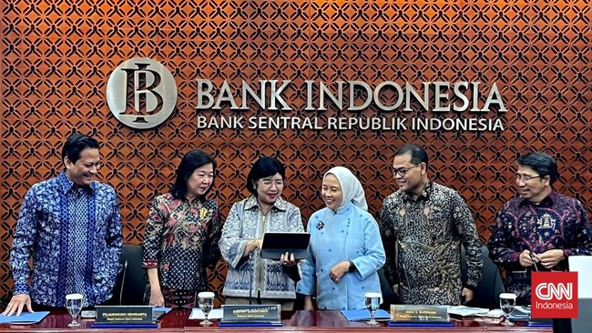 Gubernur BI Destry Damayanti dalam konferensi pers hasil Rapat Dewan Gubernur (RDG) BI, Rabu (23/9).