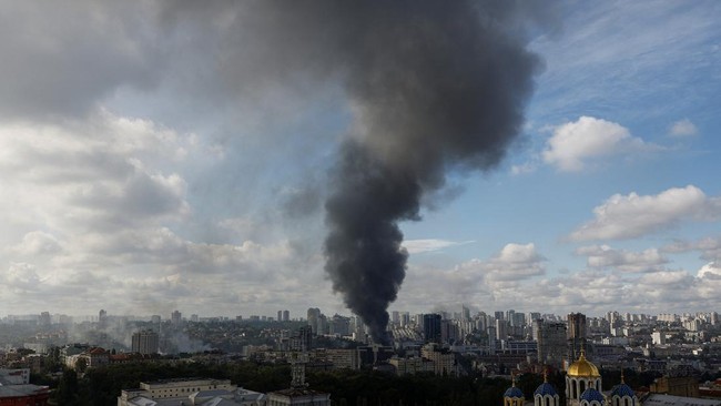 Rusia Bombardir Kyiv, Balas Serangan Ribuan Drone Ukraina