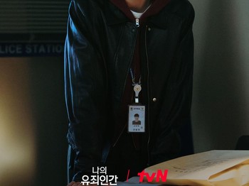 Sebagai mantan bintara di Komando Peperangan Khusus Angkatan Darat Korea Selatang, Jae Hee memiliki kekuatan fisik yang kuat dan menguasai berbagai seni bela diri./ Foto: instagram.com/tvn_drama