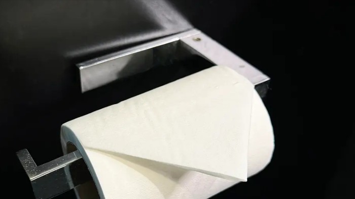 Ternyata Ini Alasan Tisu Toilet Hotel Dilipat Segitiga, Benarkah Hanya Dekorasi?