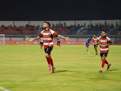 Susunan Pemain Persik Vs Madura United: Adu Tajam Jose Enrique-Mitkov