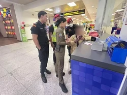 Kisah Wanita Datang ke Bandara untuk Bertemu Pacar Pilot, Ternyata Tertipu AI