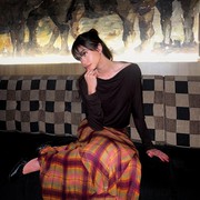 Get The Look: Tampil Chic dengan Plaid Skirt ala Yuki Kato