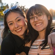 5 Tips Menjaga Pertemanan di Usia Dewasa Biar Tetap Dekat meski Jarang Bertemu