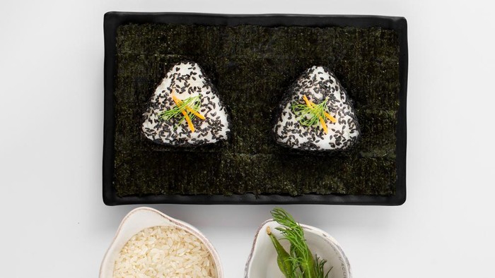 5 Fakta Menarik di Balik Onigiri yang Berbentuk Segitiga