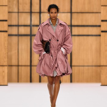 4 Hal Menarik dari Koleksi Burberry Summer 2027, Banyak Motif Playful yang Unik!