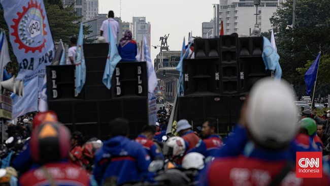 Demo Buruh Kepung Kawasan Bundaran HI