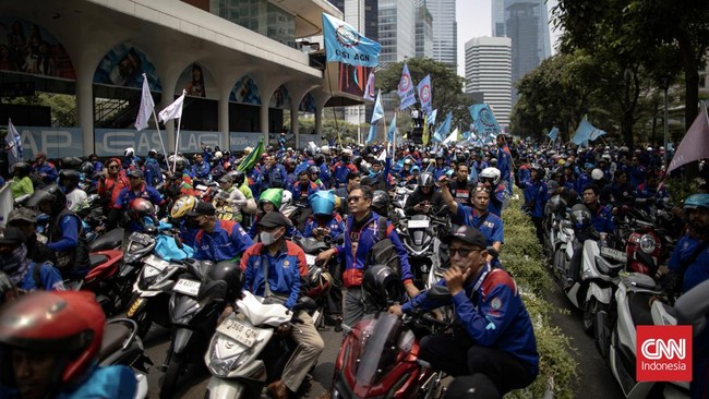 Demo Buruh Kepung Kawasan Bundaran HI