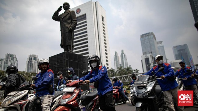 Demo Buruh Kepung Kawasan Bundaran HI