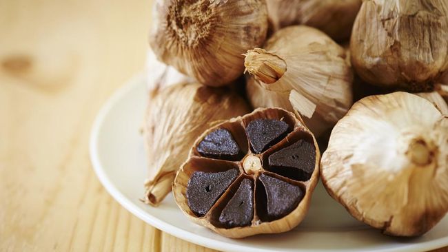 Cara Membuat Bawang Hitam Kaya Manfaat dengan Magic Com di Rumah