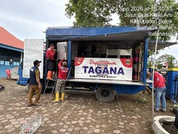 Kemensos Salurkan Bantuan Logistik bagi Korban Banjir Bandang Solok