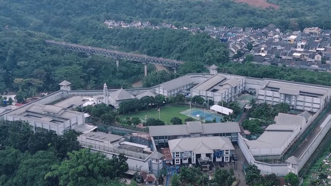 Ditjenpas bentuk tim untuk cek fasilitas mewah di Lapas Cibinong. Temuan Ombudsman RI mencakup apartemen, mini golf, dan alat kebugaran untuk napi.