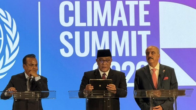 Menteri Lingkungan Hidup/Kepala Badan Pengendalian Lingkungan Hidup (BPLH), Mohammad Jumhur Hidayat