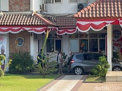 Suasana Penggeledahan KPK di BPN Jatim, Ada Jazz Kirim Tas
