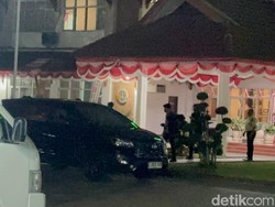 Video 11 Jam Penggeledahan, KPK Bawa 4 Koper Berkas dari Kantor BPN Jatim!