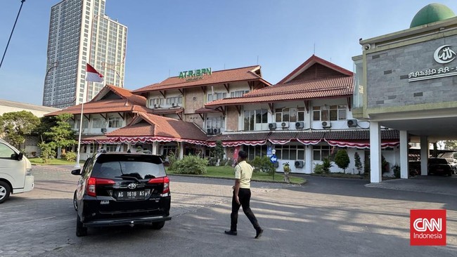 Penyidik Komisi Pemberantasan Korupsi (KPK) dikabarkan tengah menggeledah Kantor Wilayah (Kanwil) Agraria dan Tata Ruang/Badan Pertanahan Nasional (ATR/BPN) Jawa Timur, Kamis (24/9).