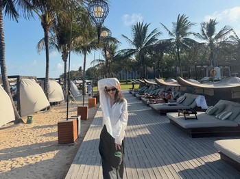 Alih-alih menikmati kehangatan musim gugur yang lengkap dengan hasil panen, member Girls' Generation tersebut justru mendambakan musim panas cerah yang ada di Bali selama menjalani liburan Chuseok, Beauties./ Foto: instagram.com/hyoyeon_x_x