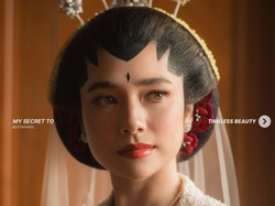 Detail Produk di Balik Riasan Timeless Beauty Amanda Rigby saat Menikah