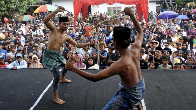 Selain salat istisqa, masyarakat di Jawa punya tradisi unik memohon hujan setelah ibadah berjemaah tersebut.