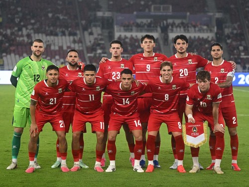 Timnas Indonesia berfoto bersama sebelum melawan Timnas Singapura dalam pertandingan penyisihan Grup A Divisi 1 FIFA ASEAN Cup 2026 di Stadion Utama Gelora Bung Karno, Senayan, Jakarta, Jumat (25/9/2026). ANTARA FOTO/Rivan Awal Lingga/sgd