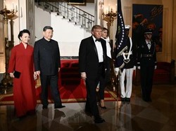 Trump dan Xi Jinping Saling Puji Saat Dinner, Bonus Tukar Kado
