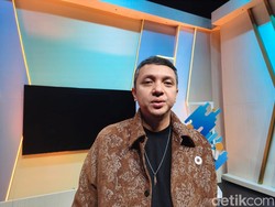 Cara Vokalis Barasuara Iga Massardi Jaga Stamina, Aktif Lari dan Gowes