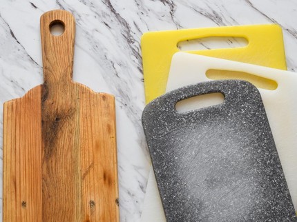 Talenan Stainless Steel vs Kayu dan Plastik, Mana yang Lebih Baik?