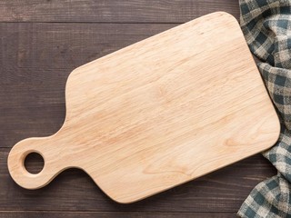 Mau Beralih Pakai Talenan Kayu? Ini Cara Pilih Ukuran dan Ketebalan yang Pas untuk Dapurmu