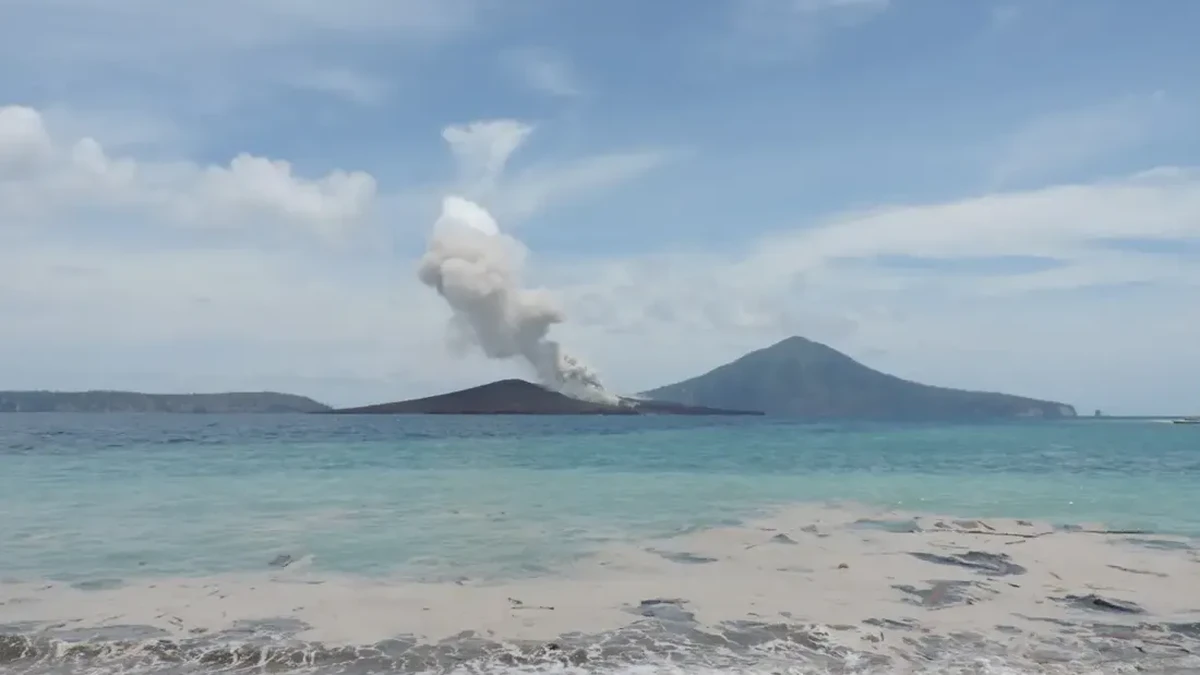 Tubuh Gunung Anak Krakatau Berevolusi Sejak Muncul 106 Tahun Lalu