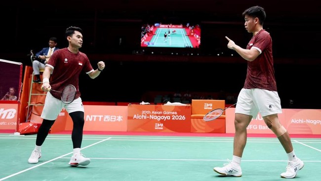 Leo Rolly Carnando/Daniel Marthin saat tampil di final nomor beregu putra Asian Games 2026. (Arsip PBSI)