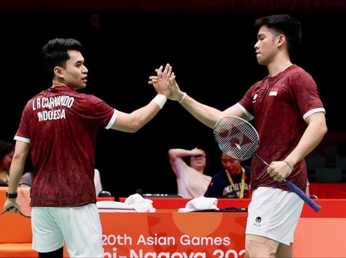 Leo Rolly Carnando/Daniel Marthin saat tampil di final nomor beregu putra Asian Games 2026. (Arsip PBSI)
