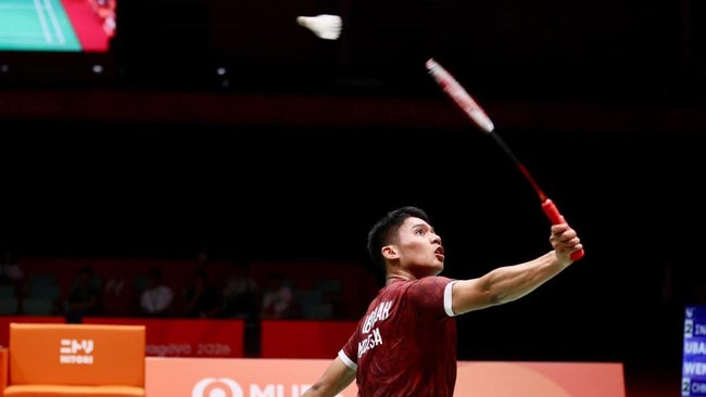 Moh Zaki Ubaidillah saat tampil di final nomor beregu putra Asian Games 2026. (Arsip PBSI)