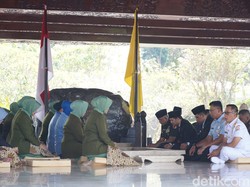 Jelang HUT ke-81 TNI, Pangdam, V Brawijaya Ziarah ke Makam Bung Karno