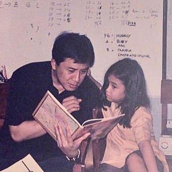 <p>Tak hanya itu, pelantun lagu Jagoan ini juga mengatakan ingin membuat perpusatakaan untuk membantu anak-anak yang tidak mampu. Ia mengatakan inilah salah satu motivasinya untuk terus menjadi penyanyi. (Foto: Instagram @sherinamunaf)</p>