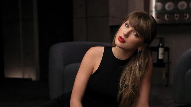 Taylor Swift resmi merilis mini album The Encore yang merupakan bagian deluxe dari album ke-12 miliknya, The Life of a Showgirl (2025), pada Jumat (25/12).