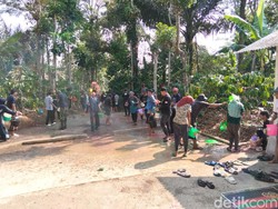 Serunya Petani Temanggung Gelar Perang Cendol Dawet untuk Minta Hujan