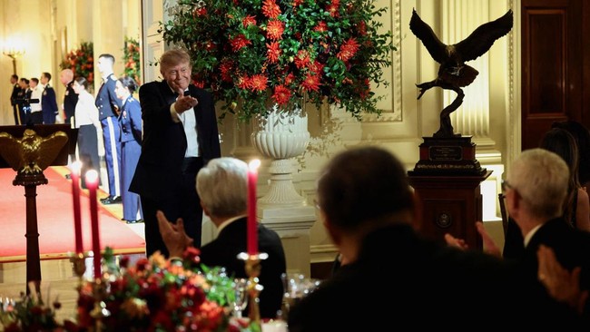 Trump-Xi Jinping Bertukar Kado saat Jamuan Makan Malam di Gedung Putih