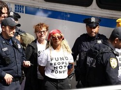 Aktris Hollywood Ditangkap Saat Demo Protes Netanyahu di New York