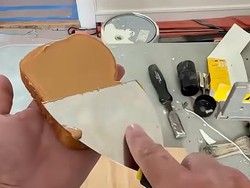 Tukang Plester Tembok Bikin Sandwich Pakai Alat Bangunan, Hasilnya Mulus!