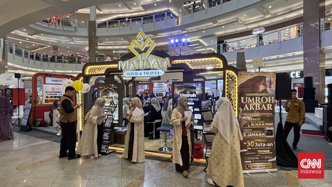 Pameran agen perjalanan haji dan umrah Islamic Travel Connect yang diselenggarakan oleh CNN Indonesia dan CIMB Niaga Syariah di Surabaya mendapat respons positif dari masyarakat. Tingginya minat warga Jawa Timur untuk beribadah ke Tanah Suci terlihat