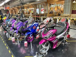 Puluhan Motor Modifikasi Maxi Yamaha Saling Adu Keren di Bandung