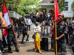 Kanang PDIP Jatim Kenang Mendiang Guruh Soekarnoputra: Kami Kehilangan