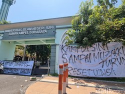 Kampus UINSA Masih Disegel Mahasiswa