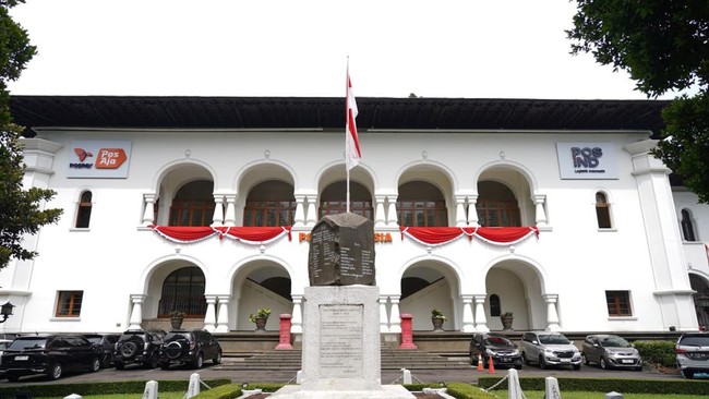Kantor Pusat PT Pos Indonesia di Bandung