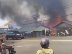 Pasar Kepulungan Pasuruan Terbakar Hebat