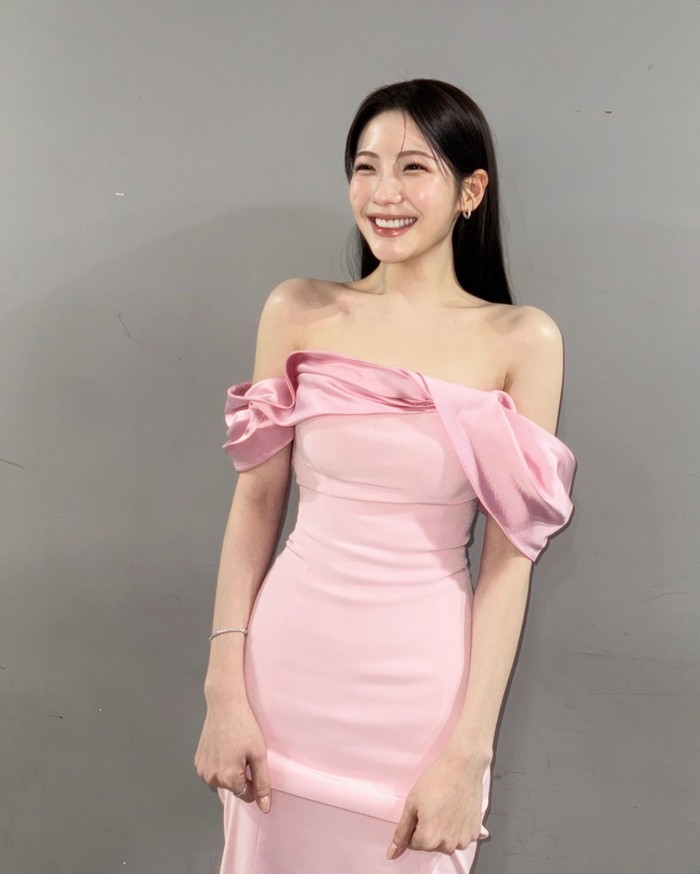 Pada 2022 lalu, ia bergabung dengan Beyond J untuk kariernya sebagai aktris dan mengubah nama panggungnya menjadi Jo A Ram. Tak lama kemudian, ia memulai debut akting di drama The Killer&rsquo;s Shopping List, Beauties./ Foto: instagram.com/i_joaram