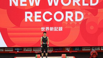 Update Eksklusif Olahraga CNN : Rahmat Erwin Pecahkan 2 Rekor Dunia saat Rebut Emas Asian Games 2026